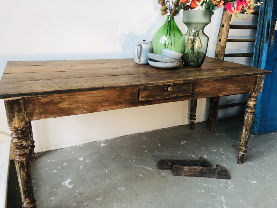 Om te mediteren cache bodem Oude tafel met mooi houten eiken blad - Vindustrial