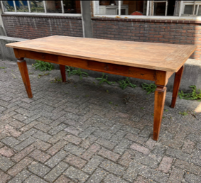 Grote oude lange houten diner table